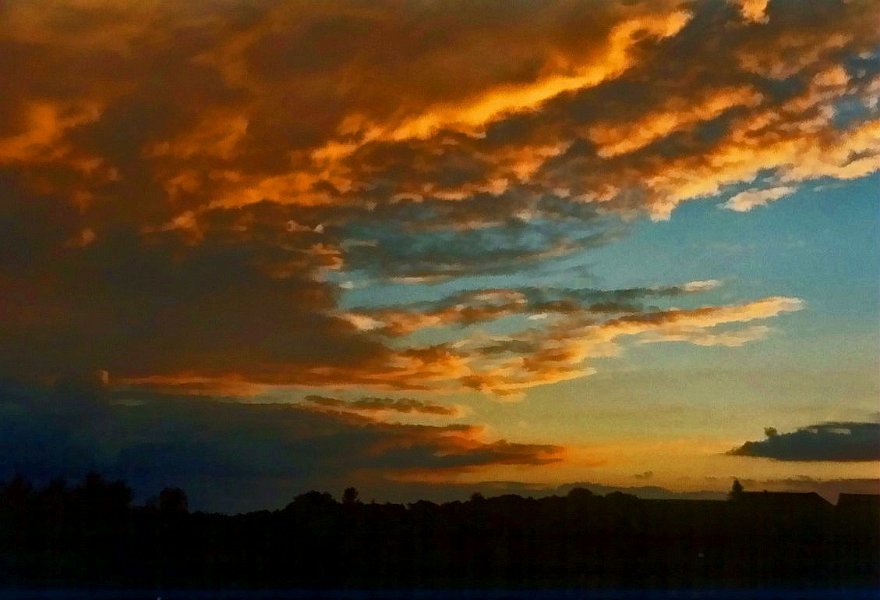 scan_avondlucht-oranje-wolken.jpg